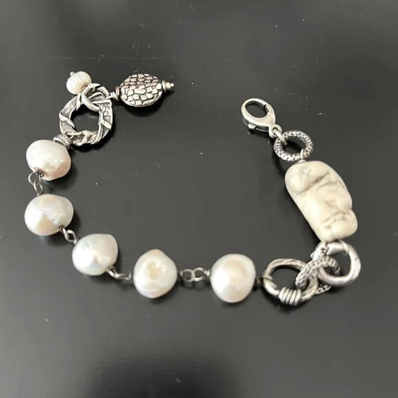 Gorgeous Handmade Freshwater Pearl, Stone & Silver Bracelet, like new - Picture 1 of 3